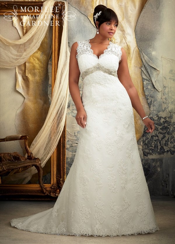 wedding dresses for pear shaped plus size